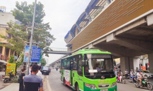 Hà Nội lên kế hoạch giúp xe bus thoát 