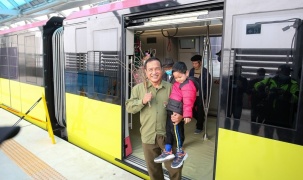 Tuyến đường sắt trên cao Nhổn – Ga Hà Nội đón hơn 1.000 khách tham quan