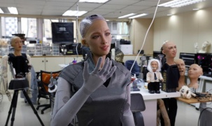 Robot Sophia dự kiến sẽ được tung ra thị trường vào cuối năm 2021