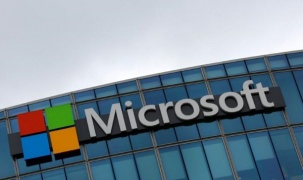 Microsoft ủng hộ việc siết chặt quy định với các nền tảng trực tuyến