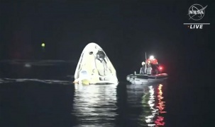 SpaceX đưa bốn phi hành gia trở về Trái đất trong đêm