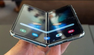 Galaxy Z Fold2 gây ấn tượng mạnh nhờ thiết kế đặc biệt