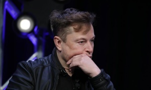 Cổ phiếu Tesla liên tục giảm, Elon Musk mất ngôi giàu thứ hai thế giới 