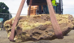 Mỹ: Phát hiện tảng đá núi lửa hiếm nặng hơn 900 kg
