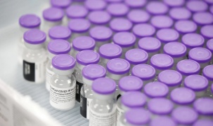 Vaccine Pfizer có thể bảo quản ở tủ đông tiêu chuẩn trong một tháng