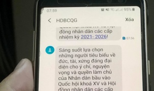 Các nhà mạng phát âm thông báo tuyên truyền về bầu cử