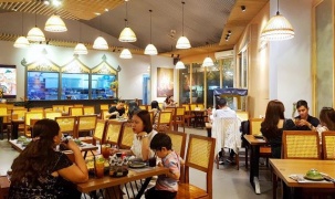 Hà Nội: Dừng hoạt động nhà hàng, cơ sở dịch vụ ăn, uống, cắt tóc, gội đầu kể từ 12h ngày 25/5