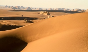 Sa mạc có nhiệt độ bề mặt nóng nhất trên Trái Đất