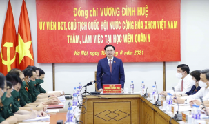 Chủ tịch Quốc hội Vương Đình Huệ: Nên có chương trình KH&CN nghiên cứu, thử nghiệm, sản xuất vắc xin phòng bệnh truyền nhiễm