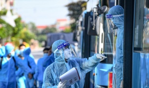 20 xe buýt từ Hà Nội lên tâm dịch Bắc Giang đón công dân