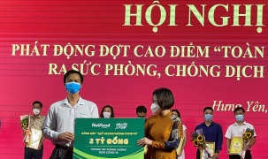 Qũy Phát triển Tài năng Việt tiếp năng lượng cho lực lượng chống dịch Hà Tĩnh