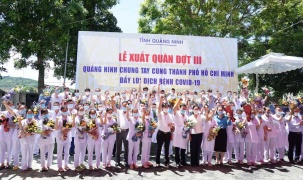 70 y, bác sĩ Quảng Ninh lên đường đến TP Hồ Chí Minh “chia lửa” cùng tuyến đầu chống dịch