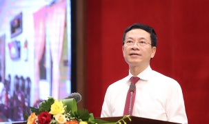 Bộ trưởng Nguyễn Mạnh Hùng phát biểu về chuyển đổi số trong ngành Tòa án