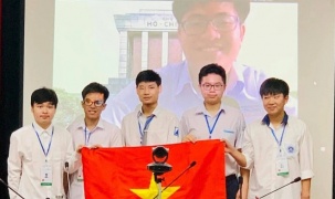 Đội tuyển Olympic Toán Việt Nam thi đấu online ở 2 đầu cầu đất nước