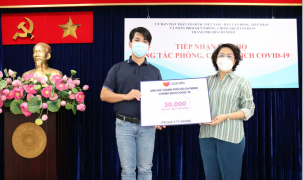 Lazada trao tặng thành phố Hồ Chí Minh 30.000 kit test nhanh Covid-19