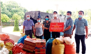 Nông dân Lào Cai ủng hộ nhân dân thành phố Hà Nội hơn 50 tấn lương thực và rau xanh