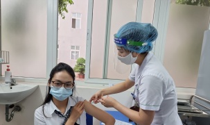Hơn 980.000 mũi vaccine ngừa COVID-19 đã được tiêm tại Hà Nội trong 2 ngày