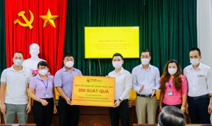CBNV T&T Group trao tặng 3.000 suất quà cho người dân Hà Nội gặp khó khắn do Covid-19