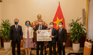 Ý viện trợ bổ sung 796.000 liều vắc-xin Covid-19 cho Việt Nam