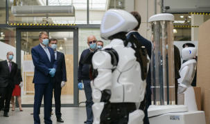 EU cung cấp robot khử trùng cho các bệnh viện 