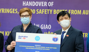 Australia và UNICEF hỗ trợ gần 2000 tủ lạnh bảo quảng vaccine và 5 triệu vật tư tiêm chủng cho Việt Nam