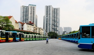 Kiến nghị cho phép xe buýt hoạt động 100% công suất vào giờ cao điểm