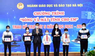 Hà Nội trao tặng thiết bị học tập cho gần 7.000 học sinh từ chương trình 