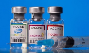 Anh: Tiêm kết hợp vaccine của Pfizer/AstraZeneca và Moderna tạo phản ứng miễn dịch tốt hơn