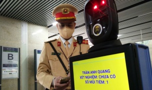 Công an Hà Nội tổ chức quét mã QR Code trên thẻ căn cước công an