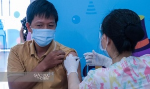 Hà Nội: Triển khai tiêm gần 900.000 liều vaccine mũi 3