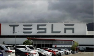 Hơn 400.000 ôtô điện của Tesla bị điều tra vì sự cố phanh ảo