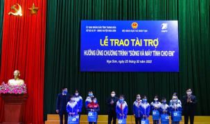VNPT trao 3.115 máy tính bảng cho học sinh có hoàn cảnh khó khăn tại Thanh Hóa
