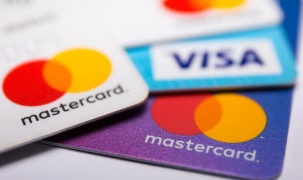 Visa, Mastercard thông báo sẽ dừng hoạt động tại Nga