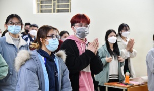 Hà Nội: Sinh viên đại học trở lại trường từ đầu tháng 4