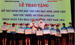 Trao 50 phần học bổng cho học sinh dân tộc thiểu số tỉnh Tây Ninh, Long An