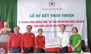 Nutifood đồng hành cùng hội chữ thập đỏ Việt Nam hỗ trợ trẻ em và ngư dân nghèo
