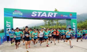Hơn 1.000 VĐV hoàn tất hai cự ly 5km - 10km tại giải chạy VPBank Bắc Giang Marathon lần thứ hai