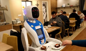 Google ra mắt robot phục vụ