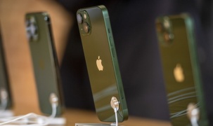 Doanh số bán iPhone 13 vẫn tăng bất chấp khi iPhone mới sắp ra mắt
