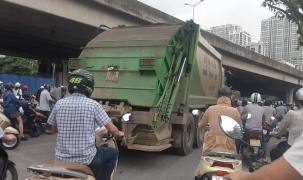 Hà Nội: Yêu cầu xử lý nghiêm xe chở rác lưu thông trong giờ cấm gây ùn tắc