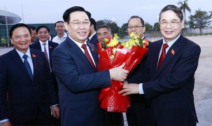 Chủ tịch Quốc hội Vương Đình Huệ lên đường tham dự Đại hội đồng AIPA - 43, thăm chính thức Vương quốc Campuchia và Cộng hoà Philippines
