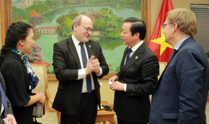 Phó Thủ tướng Trần Hồng Hà: “Công nghệ và vaccine đối với ứng phó biến đổi khí hậu”