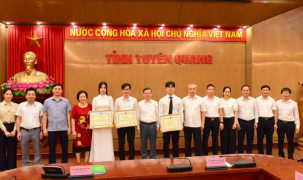 Tuyên Quang: Khen thưởng, hỗ trợ hơn 500 triệu đồng cho nhóm học sinh dự thi ISEF năm 2023