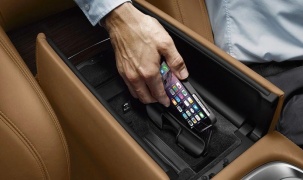iPhone 15 quá nóng khi sử dụng tính năng sạc không dây trong ô tô