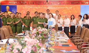 Bưu điện Việt Nam và Cục Quản lý hành chính về trật tự xã hội tổ chức ký thỏa thuận hợp tác