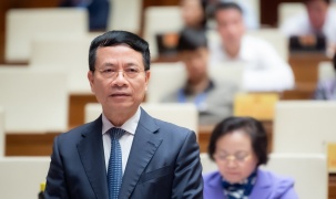 Bộ trưởng Nguyễn Mạnh Hùng trả lời chất vấn của đại biểu Quốc hội
