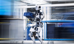 Mercedes-Benz đưa robot hình người vào sản xuất xe