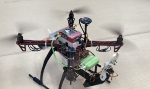 Nhóm sinh viên Bách khoa chế robot bay tiếp cận vật thể để sửa chữa