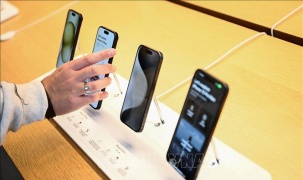 Apple mạnh tay giảm giá iPhone để đối phó cạnh tranh