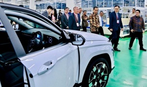 Indonesia khánh thành nhà máy sản xuất pin xe điện đầu tiên
